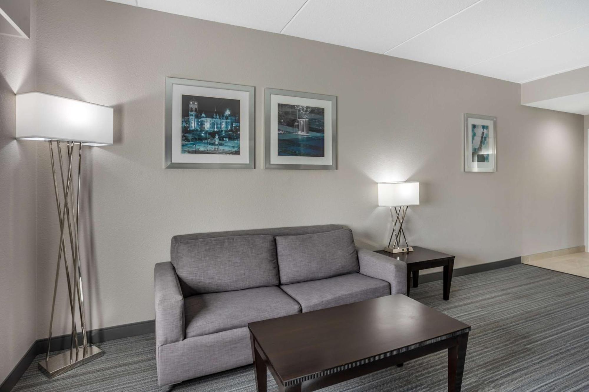 Best Western Plus Wilkes Barre-Scranton Airport Hotel Pittston Екстер'єр фото
